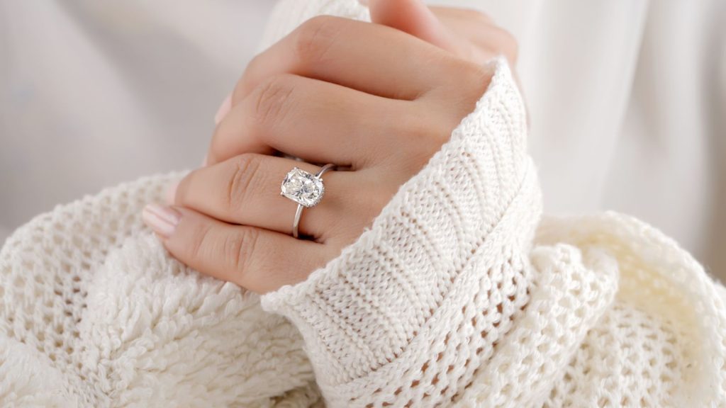 WJJ .15 ct 9k Solitaire Diamond Ring: A Blend of Elegance and Practicality